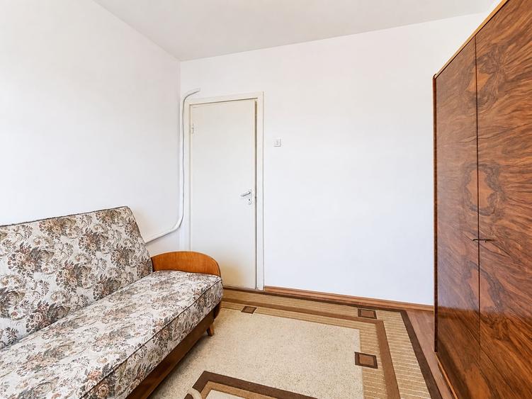 Apartament cu 3 camere semidecomandat, mobilat în Olimpia-Stadion