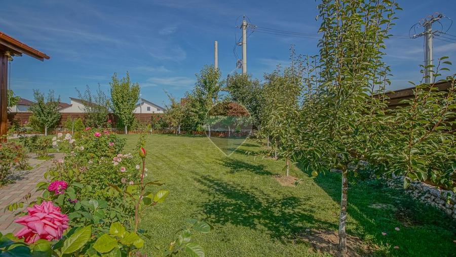 Casă individuală cu 3 camere cu Teren 739 Mp în Sânpetru