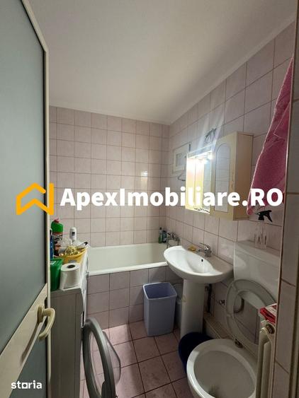 Apartament cu 3 camere decomandat în Drumul Taberei