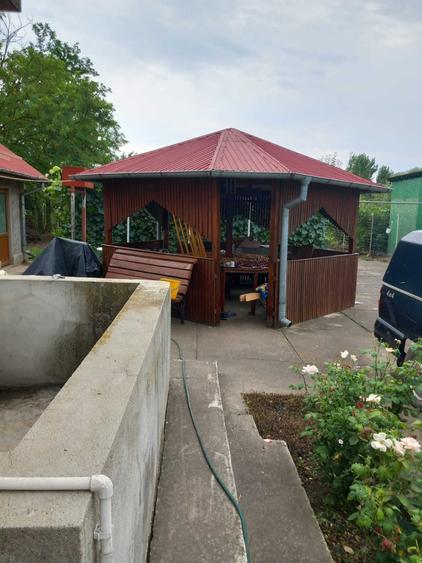 Casă cu 4 camere în Ghizdaru
