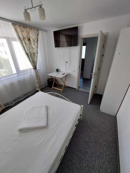 Apartament cu 2 camere decomandat în Exterior Vest