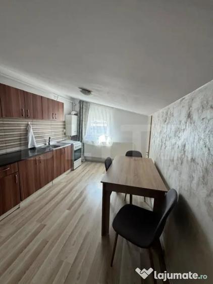 Apartament cu 3 camere semidecomandat în Florești