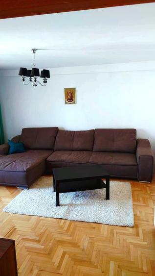 Apartament cu 2 camere decomandat în Văcăresti