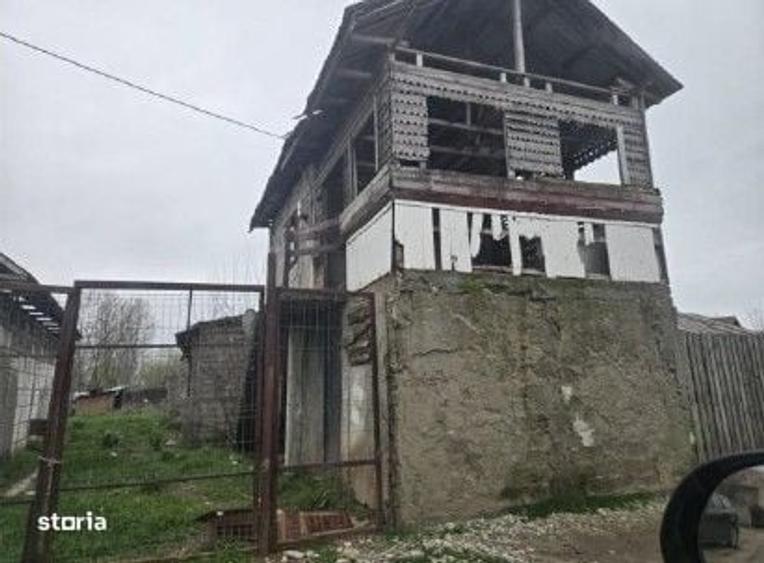 Casă cu 3 camere în Ciupercenii Noi