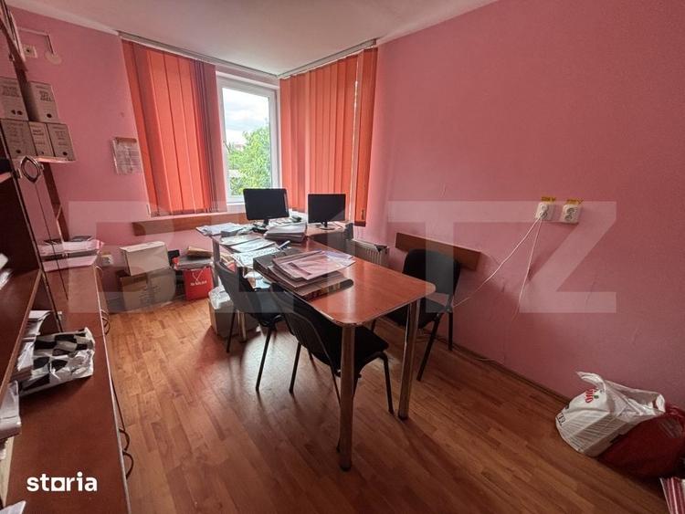 Casă cu 9 camere cu Teren 740 Mp în Central