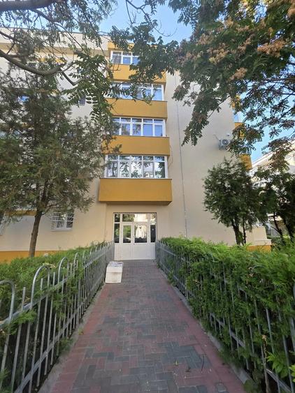 Apartament cu 2 camere decomandat în Vitan