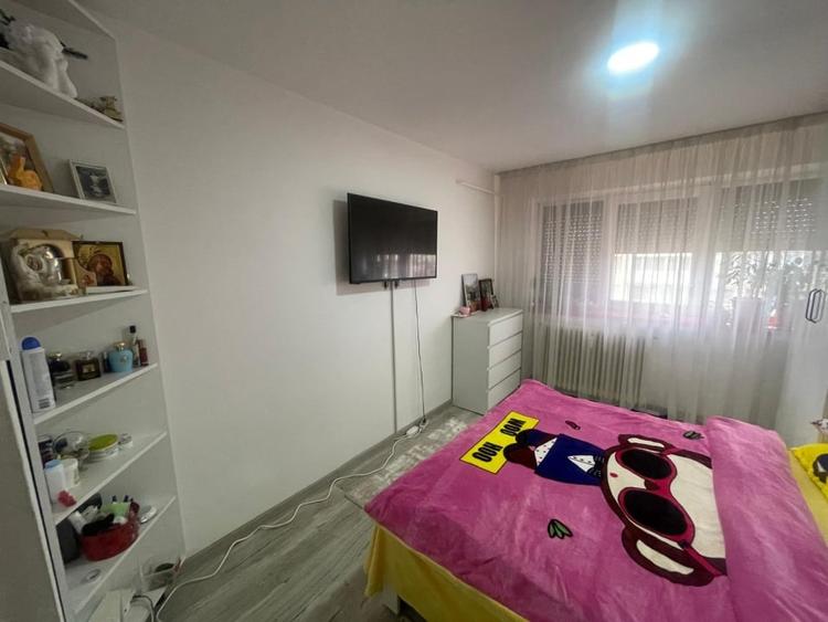 Apartament cu 3 camere decomandat, mobilat în Valea Rosie