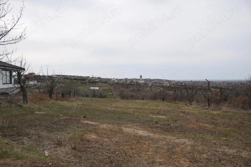 Teren de 2600 mp, în Paleu