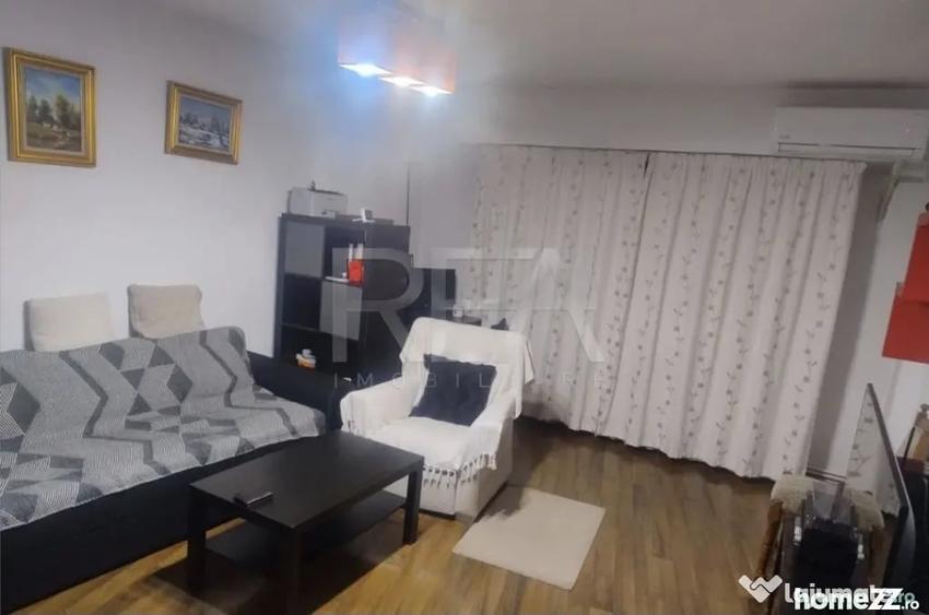 Apartament cu 3 camere semidecomandat în Drumul Sării