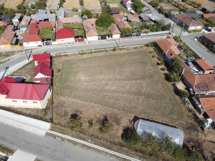 Teren de 504 mp, în Alparea