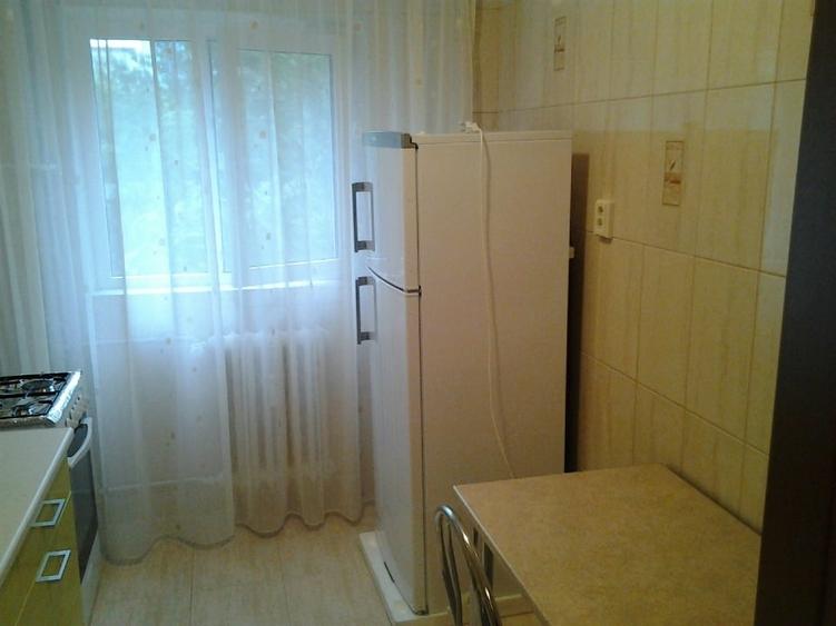 Apartament cu 2 camere decomandat, mobilat în Rahova