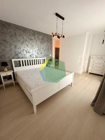 Casă individuală cu 5 camere cu Canalizare în Central