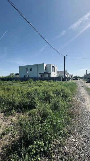 Teren de 710 mp, în Calea Urseni