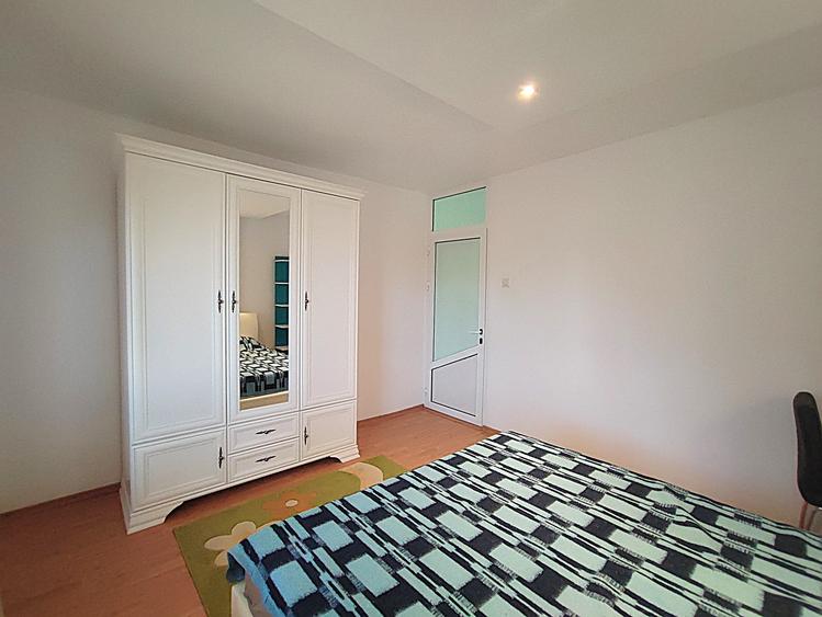 Apartament cu 3 camere decomandat în Inel II