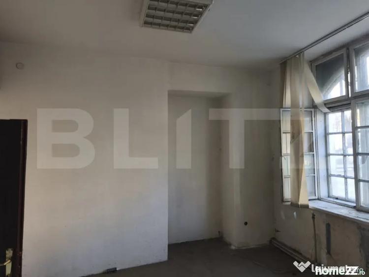Spațiu comercial, de 1,883 mp, în Central