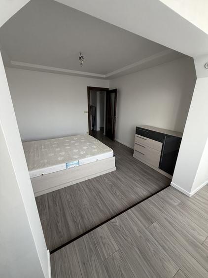 Apartament cu 2 camere decomandat în Republicii