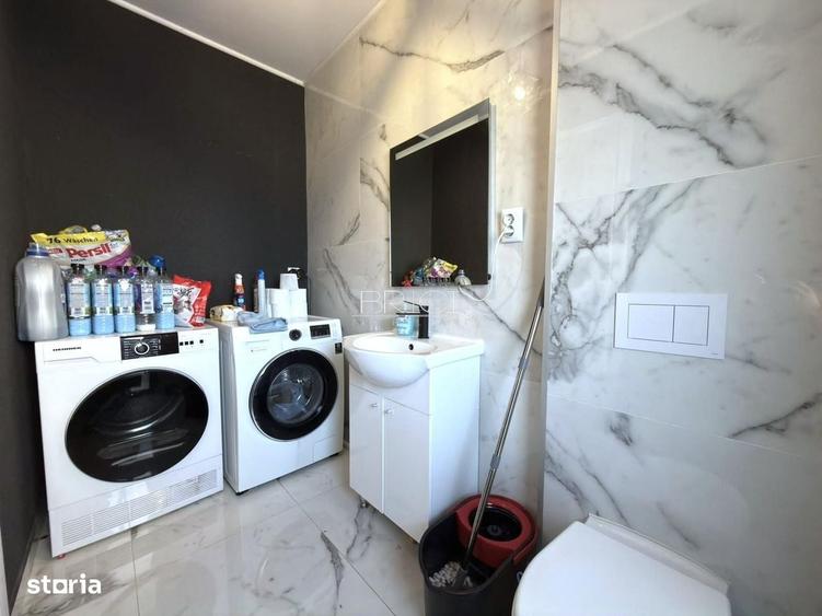 Casă cu 3 camere semidecomandat în Hărmanului