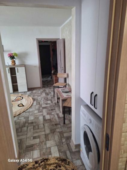 Apartament cu 2 camere semidecomandat în Carrefour