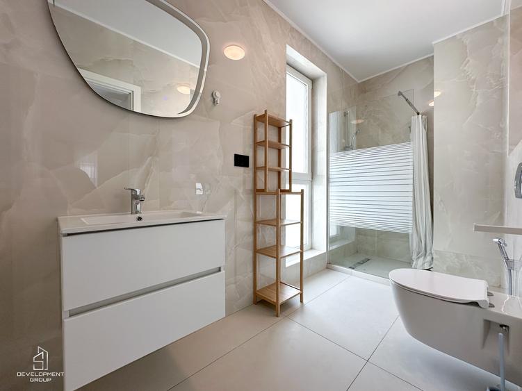 Duplex cu 5 camere cu Canalizare în Aviației