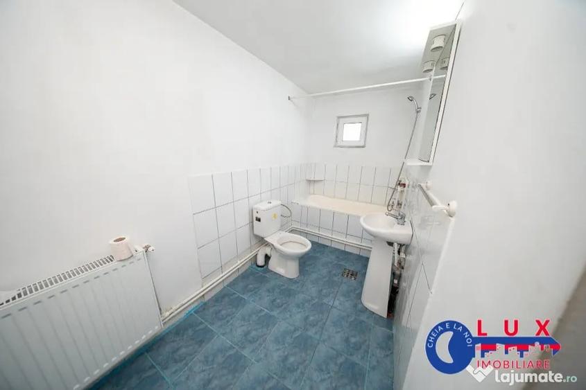 Casă cu 2 camere cu Teren 295 Mp în Babadag