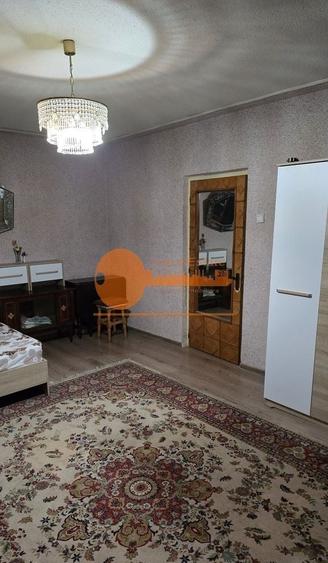 Garsonieră decomandată în Virtuții