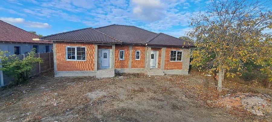 Casă cu Teren 350 Mp în Șag