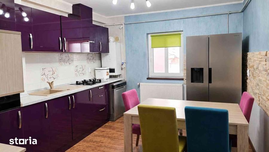 Apartament cu 3 camere decomandat în Exterior Vest