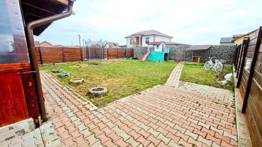 Casă cu 4 camere cu Teren 500 Mp în Tărlungeni