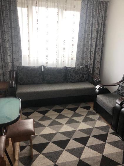 Apartament cu 4 camere semidecomandat în Militari