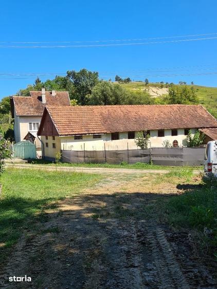 Casă cu 6 camere cu Teren 1932 Mp în Creaca