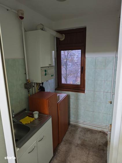 Apartament cu 3 camere semidecomandat în Central