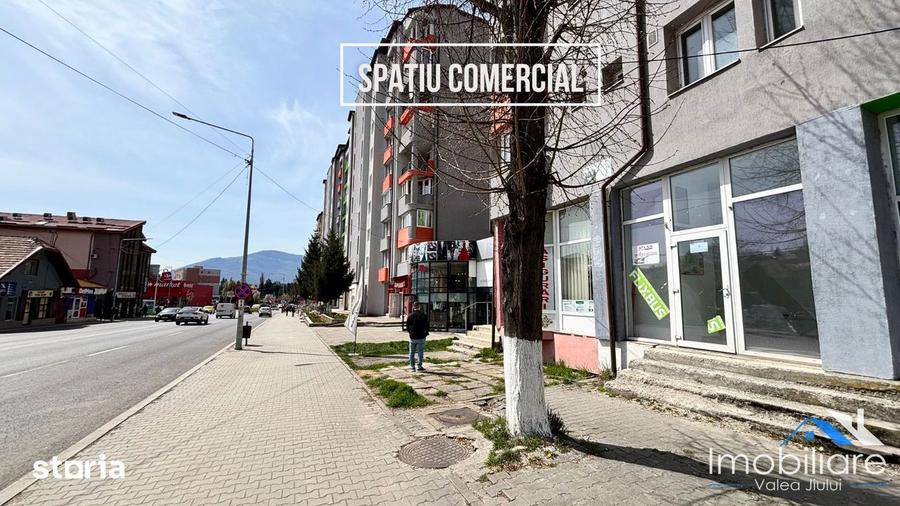 Spațiu comercial, de 16 mp, în Petros