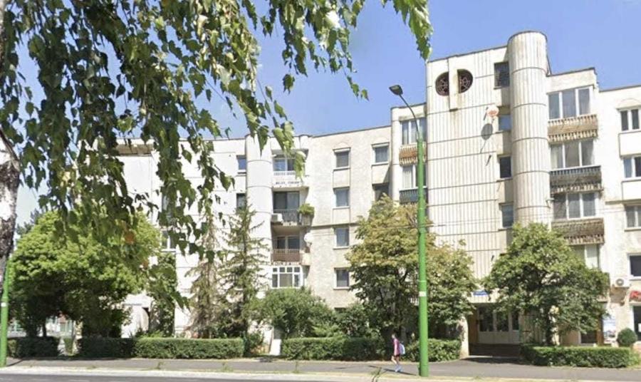 Apartament cu 3 camere decomandat în Centrul Civic