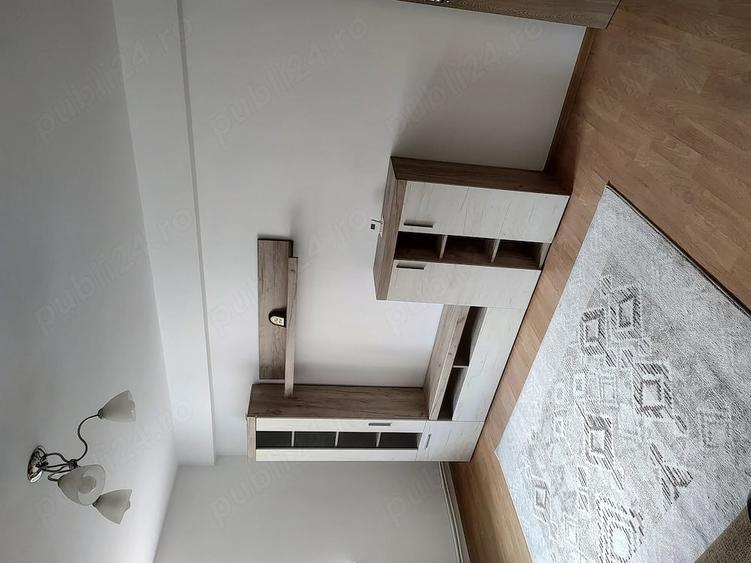 Apartament cu 2 camere decomandat în Policlinica