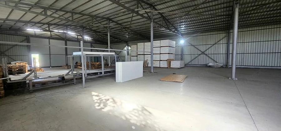 Spațiu comercial, de 1,553 mp, în Vânători