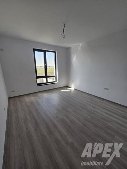 Casă individuală cu 4 camere cu Canalizare în Central