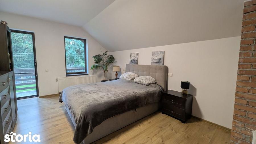 Casă cu 5 camere cu Teren 1500 Mp în Central