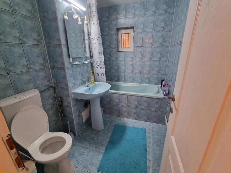 Apartament cu 3 camere decomandat în Zamfirescu