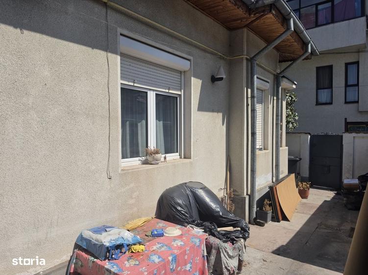 Casă cu 4 camere în Vatra Luminoasă