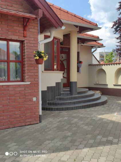 Casă cu 4 camere în Biharia
