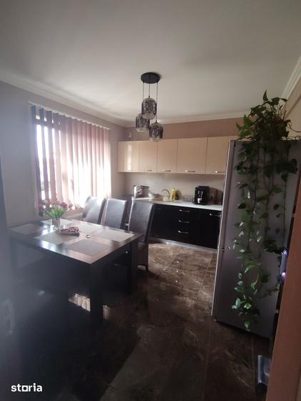 Casă cu 3 camere cu Teren 500 Mp în Vladimirescu