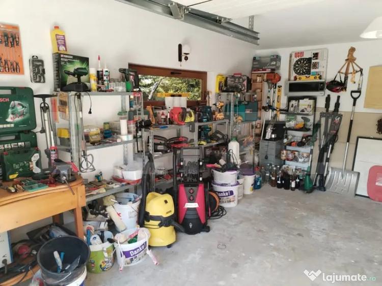 Casă cu 4 camere cu Teren 1241 Mp în Amați