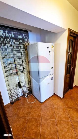 Apartament cu 3 camere, mobilat în Precista