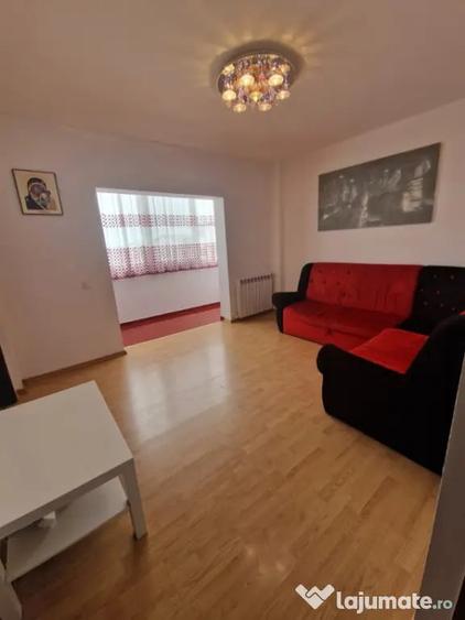 Apartament cu 3 camere semidecomandat în Ipotești
