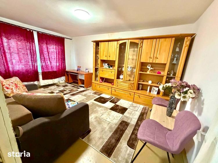 Apartament cu 3 camere decomandat în Central
