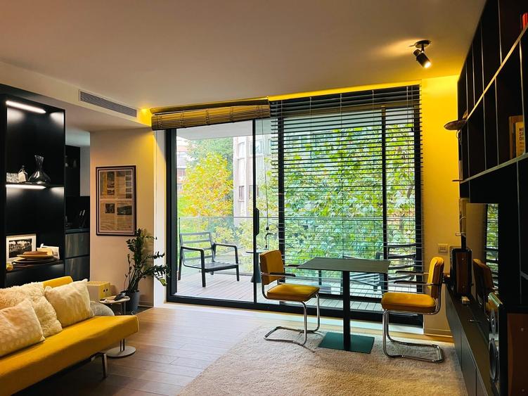 Apartament cu 4 camere în Aviatorilor