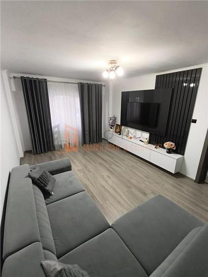 Apartament cu 3 camere decomandat, mobilat în Unirii Nord