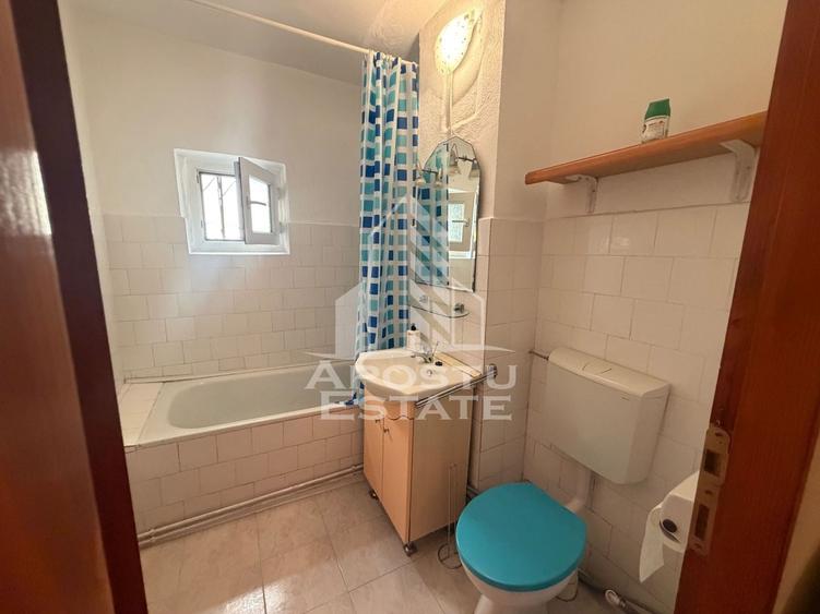 Apartament cu 3 camere decomandat în Aradului