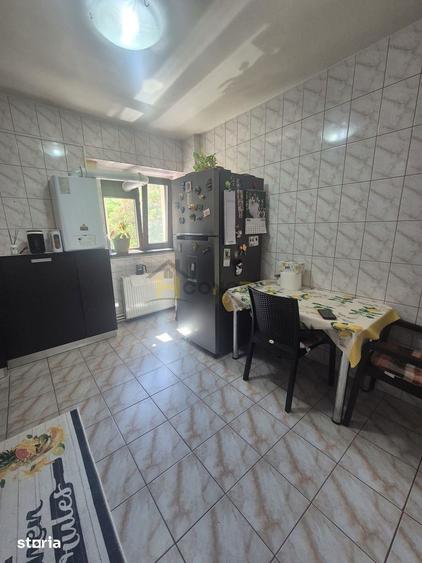 Apartament cu 4 camere, mobilat în Berceni