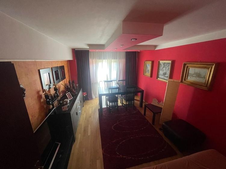 Apartament cu 3 camere decomandat în Central